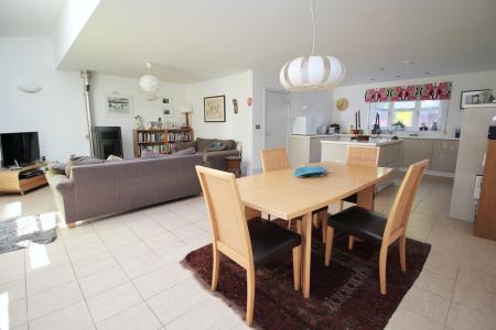 Open Plan Living/ Di