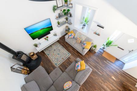 Gallery View over Li