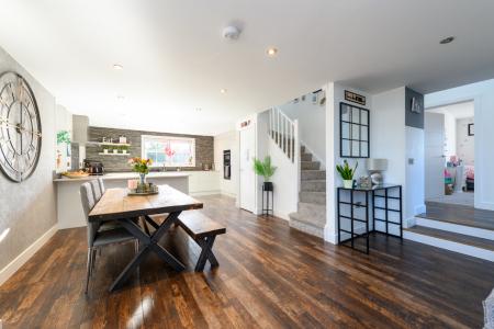 Open Plan Dining /Ki