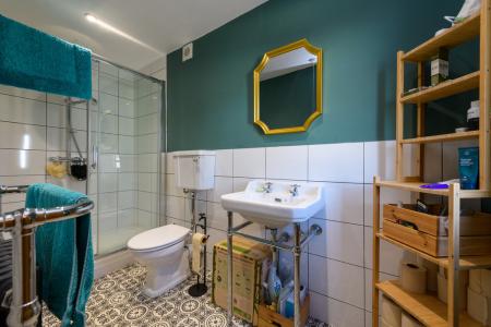 Annexe Shower Room