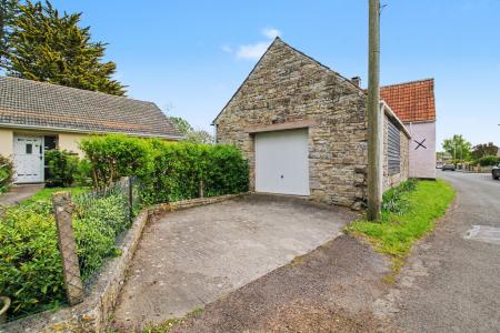 Driveway/Parking