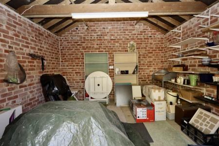 1st floor shower roo