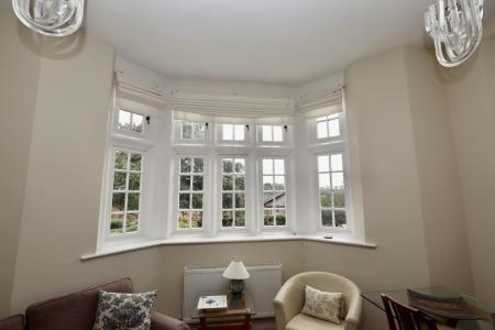 Feature bay window i