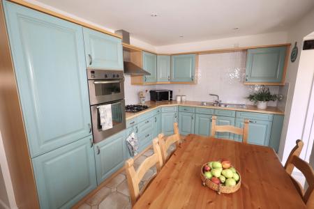 Kitchen / dining roo