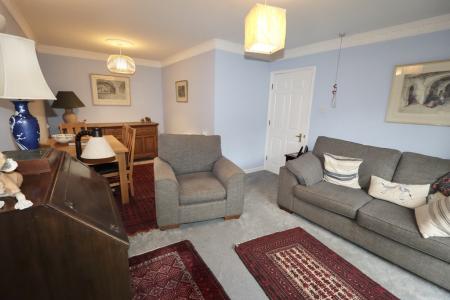 Sitting / dining roo