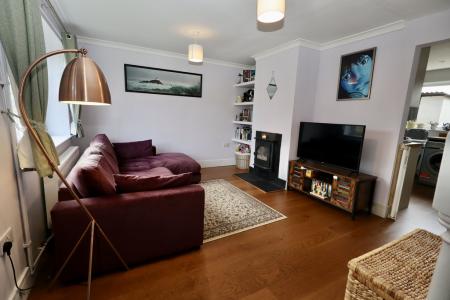 Sitting room with wo