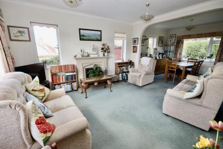 Sitting room through