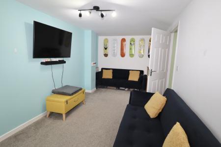 Bedroom four / offic