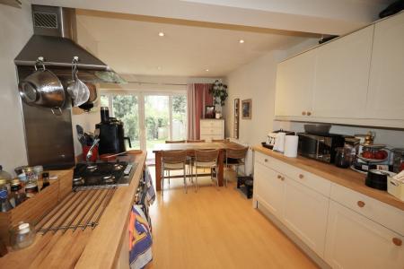 Kitchen through to d