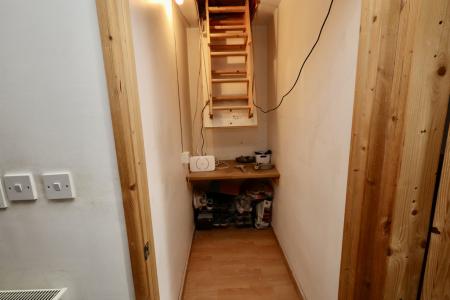 Access to roof space