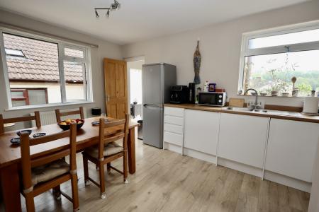 Kitchen diner