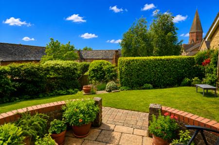 Garden to the west