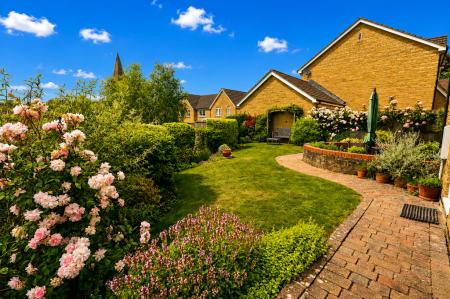 Garden to the west