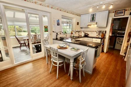 Kitchen diner