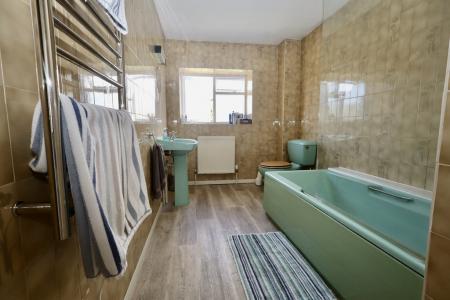 En suite bathroom