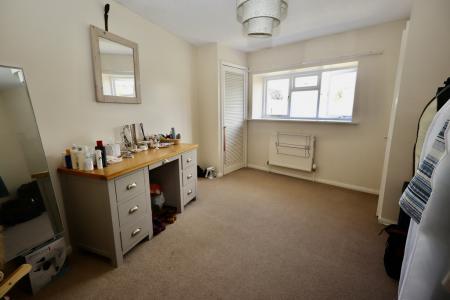 Bedroom 4/dressing r