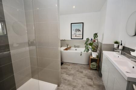 Family bathroom with