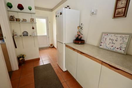 Utility room/through