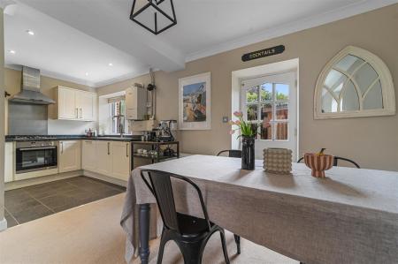 Kitchen/Dinning Area