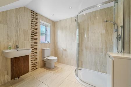 EN-SUITE TO BEDROOM ONE