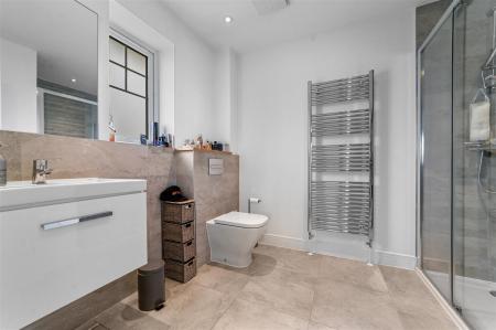 EN-SUITE TO BEDROOM ONE