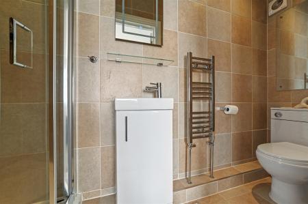 EN-SUITE TO BEDROOM ONE