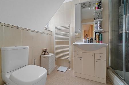 EN-SUITE TO BEDROOM ONE