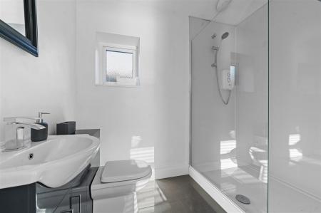 Pool House Shower Room