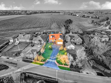 Oak cottage Aerial.jpg