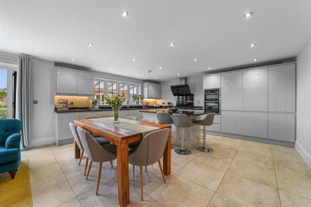 Kitchen/Dining/Family