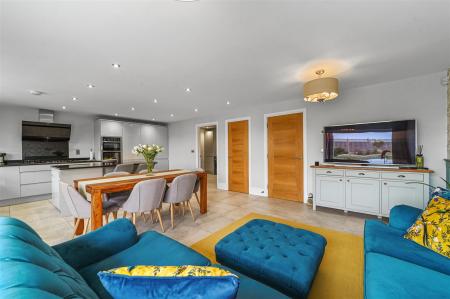 Kitchen/Dining/Family