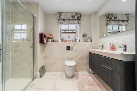 EN-SUITE TO BEDROOM ONE