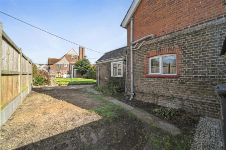 REAR AND SIDE GARDEN