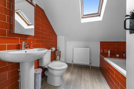 EN-SUITE TO BEDROOM THREE