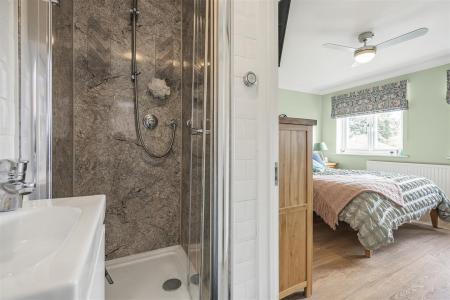 EN-SUITE TO BEDROOM ONE