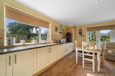 Kitchen/Breakfast Room