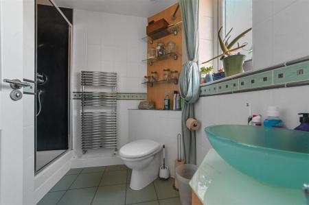 EN-SUITE TO BEDROOM ONE