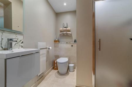 EN-SUITE TO BEDROOM ONE