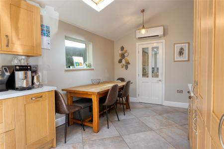 KITCHEN DINING ROOM