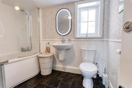 FAMILY BATHROOM
