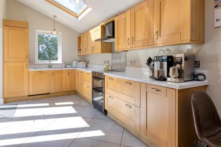 KITCHEN DINING ROOM