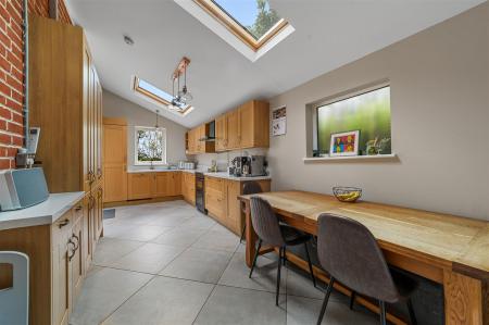 KITCHEN DINING ROOM