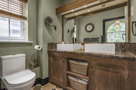 EN-SUITE TO BEDROOM ONE