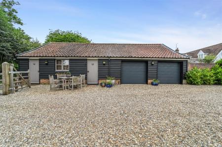 Barn/Garages