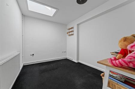 BEDROOM/ADDITIONAL RECEPTION ROOM