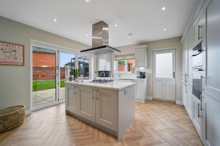 KITCHEN DINING ROOM