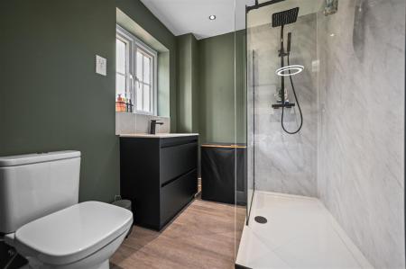 EN-SUITE TO BEDROOM ONE