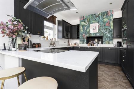KITCHEN DINING ROOM