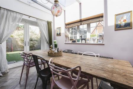 KITCHEN DINING ROOM