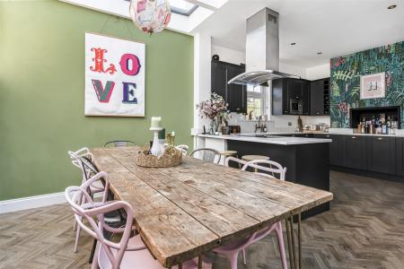 KITCHEN DINING ROOM